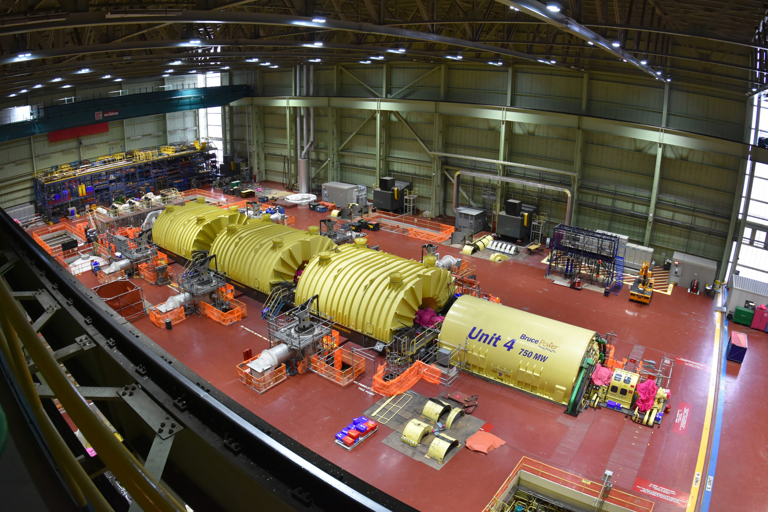 Photo of Unit 4 turbine hall.